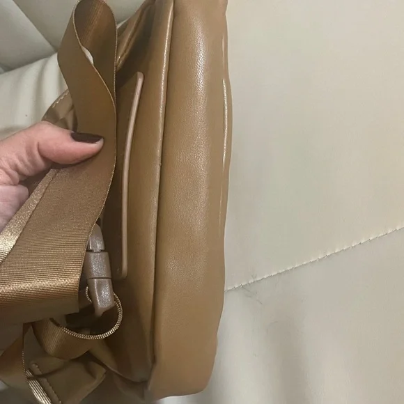 Steve Madden- Tan Faux leather belt bag- EUC - Picture 8 of 9